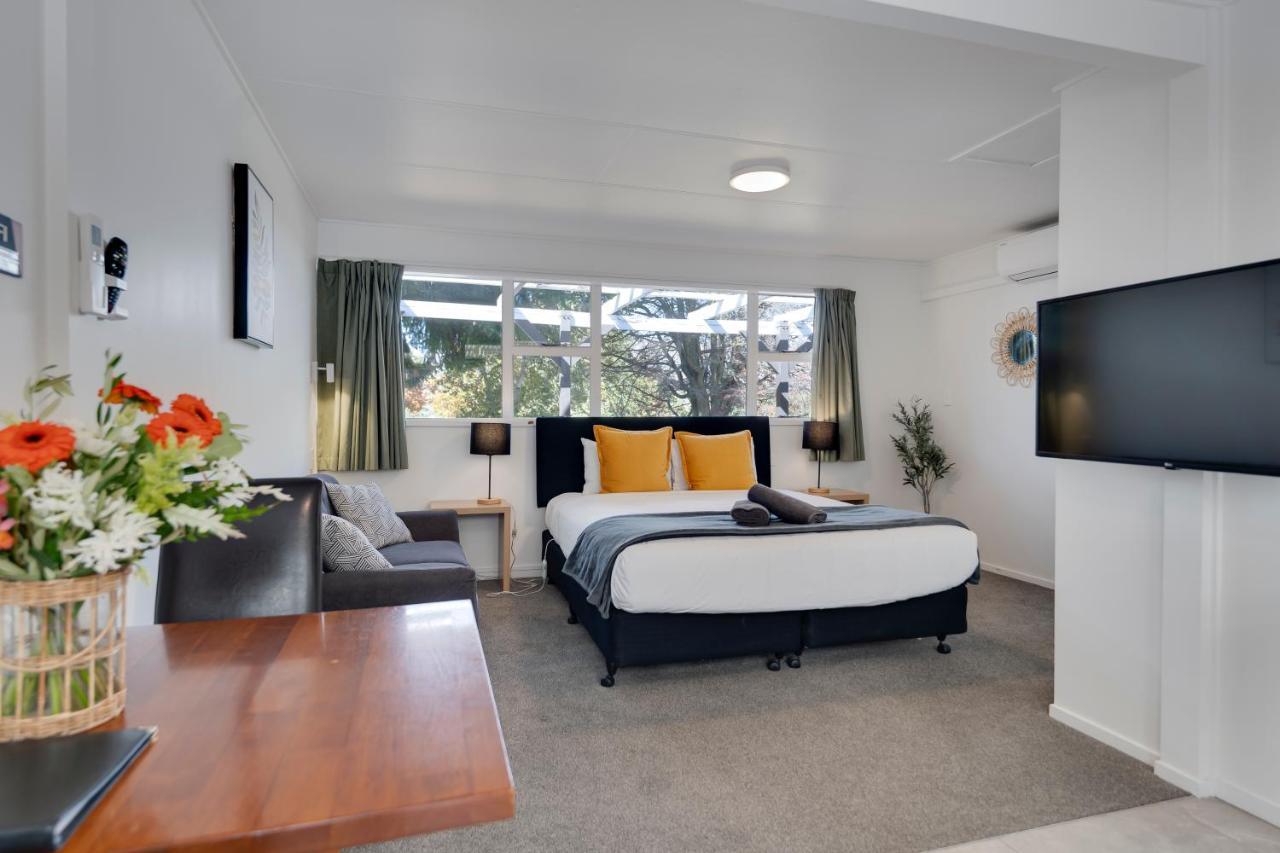 Archway Motels & Chalets Wanaka Bagian luar foto