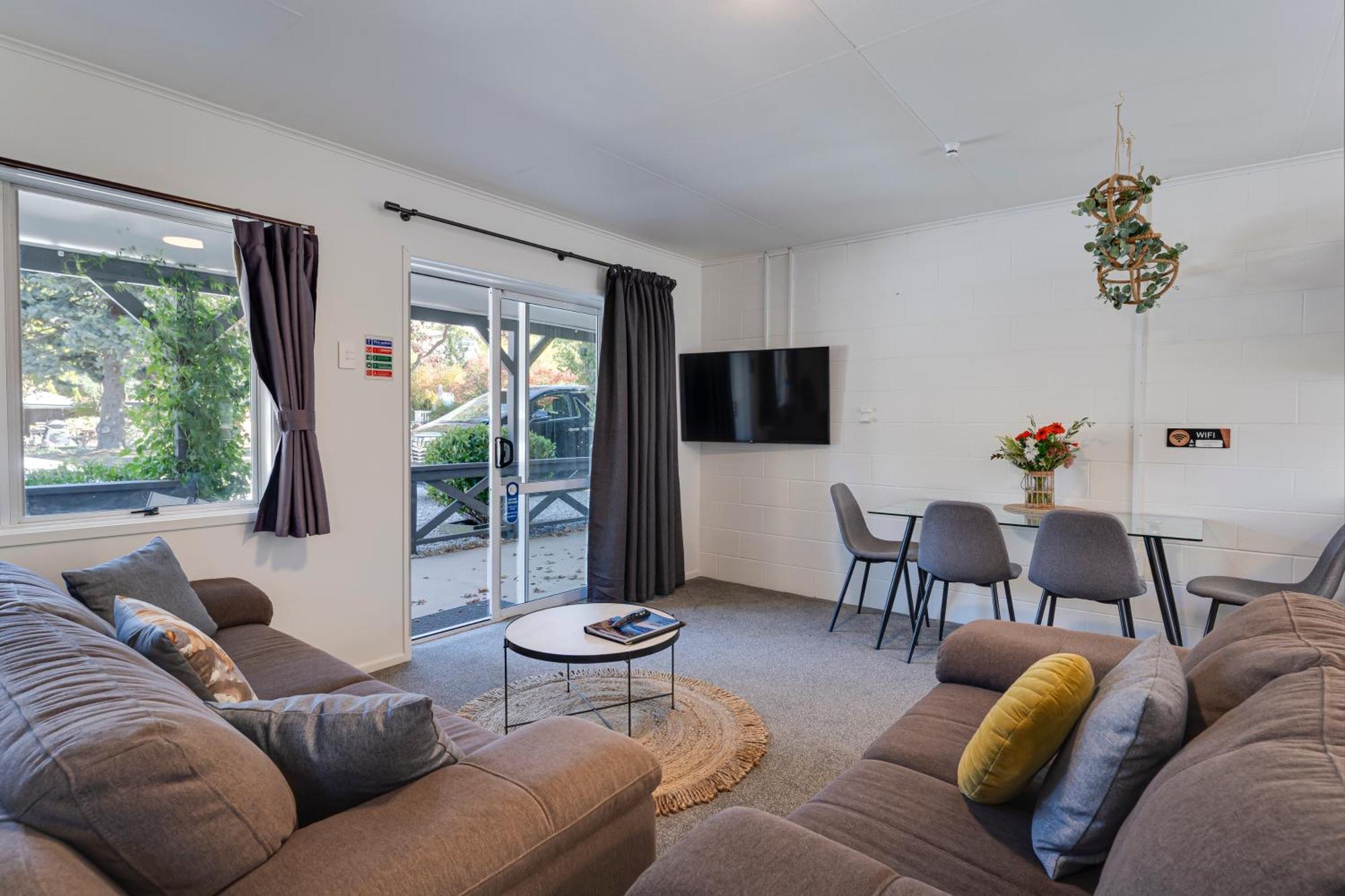 Archway Motels & Chalets Wanaka Ruang foto